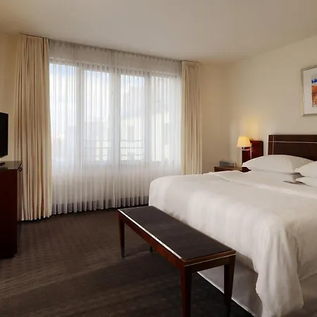 Sheraton Carlton 5*