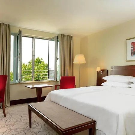 Sheraton Carlton 5*