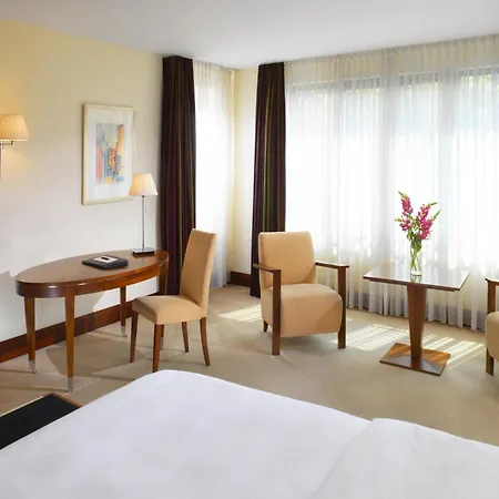 Sheraton Carlton Hotel 5*