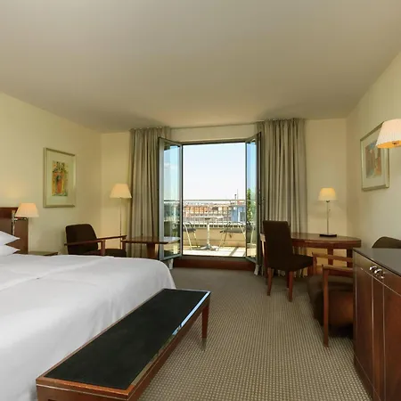 Sheraton Carlton 5*