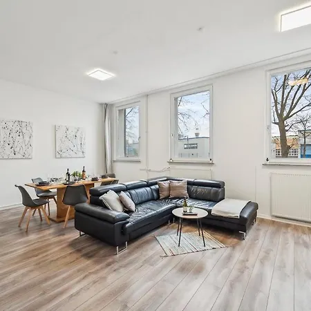 Yello Homes - Loft - Airport & Messe 6 Betten & Wifi Nuremberg
