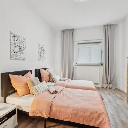 Yello Homes - Loft - Airport & Messe 6 Betten & Wifi Nuremberg