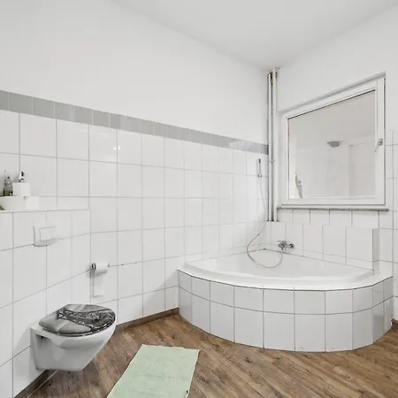 Apartment Yello Homes - Loft - Airport & Messe 6 Betten & Wifi *