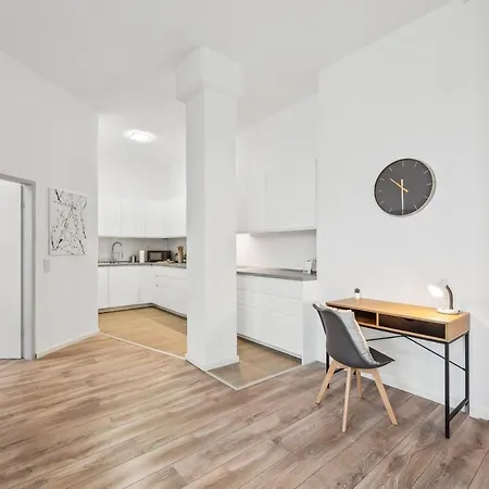 Yello Homes - Loft - Airport & Messe 6 Betten & Wifi Apartment Nuremberg