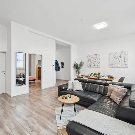 Apartment Yello Homes - Loft - Airport & Messe 6 Betten & Wifi Nuremberg
