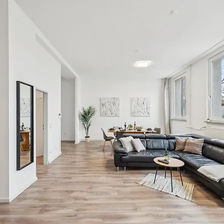 Apartment Yello Homes - Loft - Airport & Messe 6 Betten & Wifi Nuremberg