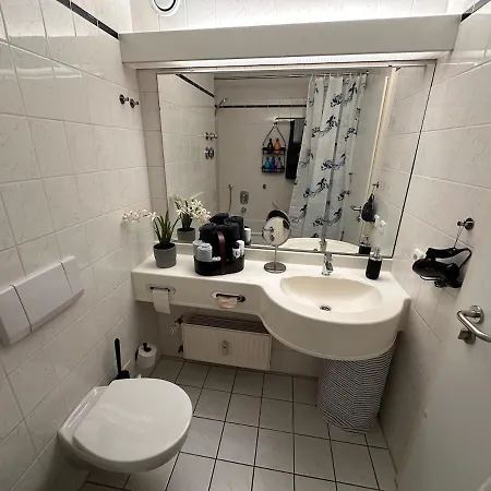 Apartment Urhome 22 City, Airport, Messe, Auto-,strassenbahn *
