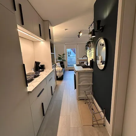 Urhome 22 City, Airport, Messe, Auto-,strassenbahn Apartment *