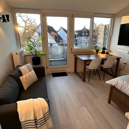 Urhome 22 City, Airport, Messe, Auto-,strassenbahn Apartment