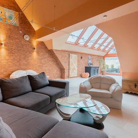 Sonnendurchflutetes 215qm Loft Fuer 6 Personen Apartment Nürnberg