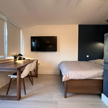 Urhome 22 City, Airport, Messe, Auto-,strassenbahn Nuremberg