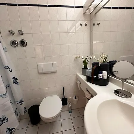Apartment Urhome 22 City, Airport, Messe, Auto-,strassenbahn