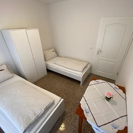 Hotel-Elias 1 Homestay *
