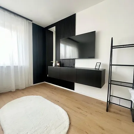 Apartment Moderne Terrassenwohnung In