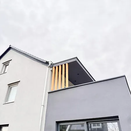 Apartment Moderne Terrassenwohnung In