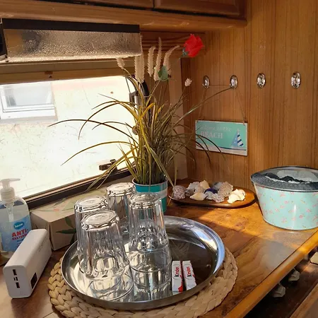 Campingplatz Moving - Retro Uebernachten Im Wohnwagen, Guenstig & Zentral *