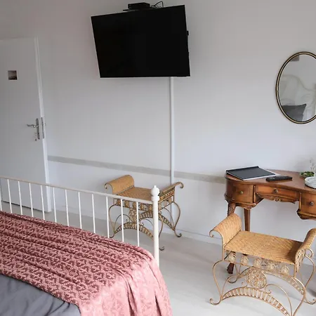 Mit Charme Apartment *