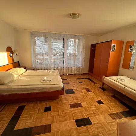 Francesco Guest house *
