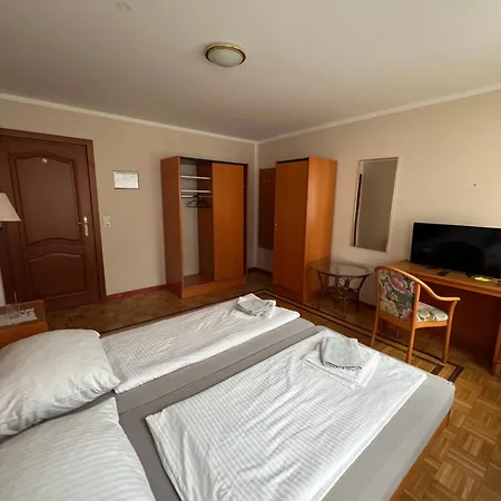 Francesco Guest house *