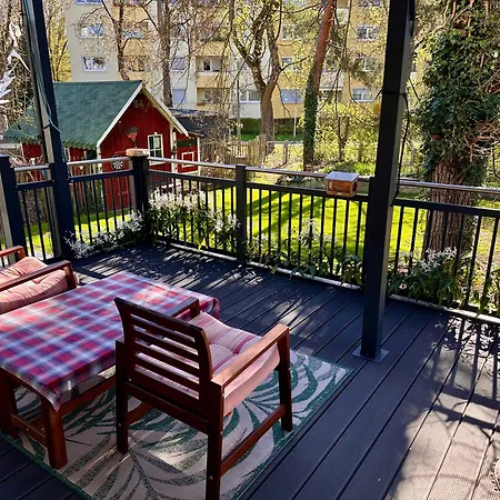 In Stadtvilla Mit Terrasse Und Garten Apartment *