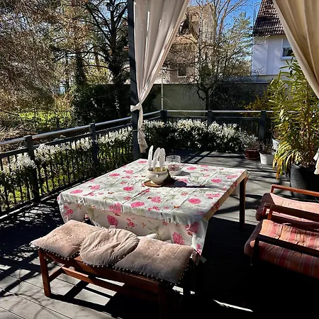 In Stadtvilla Mit Terrasse Und Garten * Nürnberg
