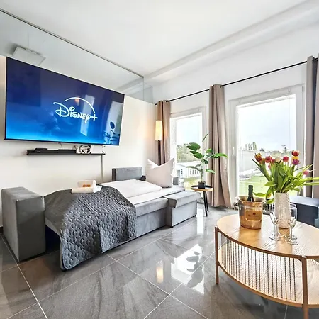 Loft Fuer Bis Zu 12, Whirlpool, Infrarotsauna, Arcade-spiele, Tischfussball, Wii Apartment Nuremberg