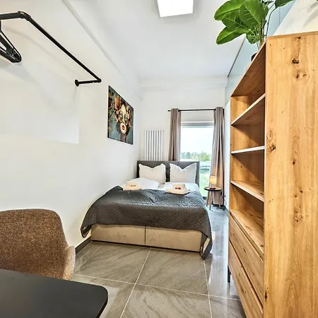 Loft Fuer Bis Zu 12, Whirlpool, Infrarotsauna, Arcade-spiele, Tischfussball, Wii Apartment