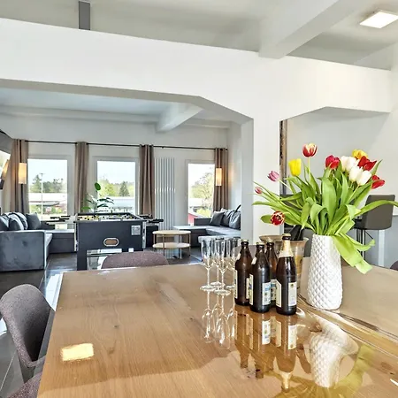 Loft Fuer Bis Zu 12, Whirlpool, Infrarotsauna, Arcade-spiele, Tischfussball, Wii Nuremberg