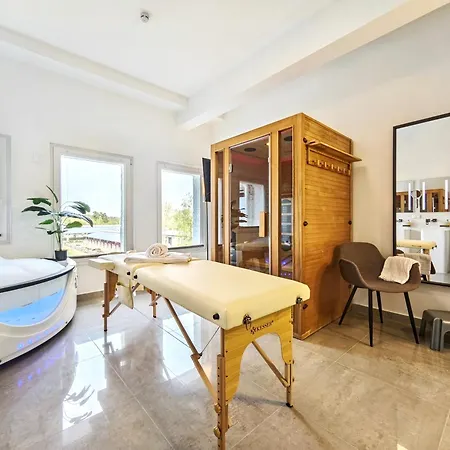 Loft Fuer Bis Zu 12, Whirlpool, Infrarotsauna, Arcade-spiele, Tischfussball, Wii Apartment