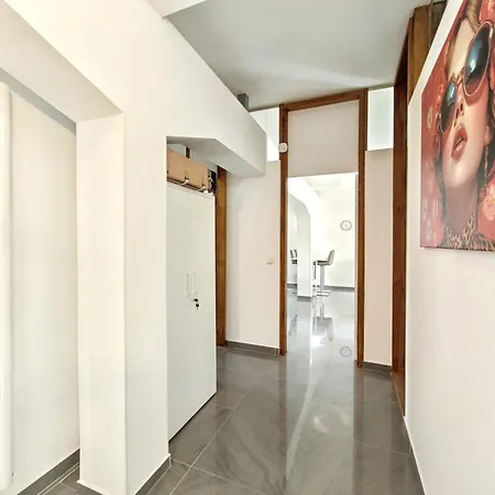 Loft Fuer Bis Zu 12, Whirlpool, Infrarotsauna, Arcade-spiele, Tischfussball, Wii Apartment *