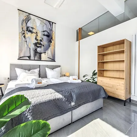 Apartment Loft Fuer Bis Zu 12, Whirlpool, Infrarotsauna, Arcade-spiele, Tischfussball, Wii Nuremberg