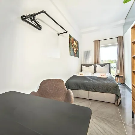Loft Fuer Bis Zu 12, Whirlpool, Infrarotsauna, Arcade-spiele, Tischfussball, Wii Apartment
