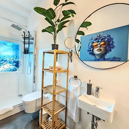 Loft Fuer Bis Zu 12, Whirlpool, Infrarotsauna, Arcade-spiele, Tischfussball, Wii Apartment