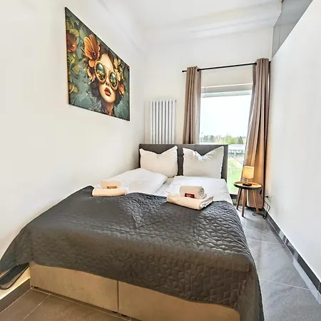 Loft Fuer Bis Zu 12, Whirlpool, Infrarotsauna, Arcade-spiele, Tischfussball, Wii Nuremberg