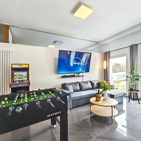 Loft Fuer Bis Zu 12, Whirlpool, Infrarotsauna, Arcade-spiele, Tischfussball, Wii * Nuremberg