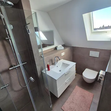 Apartment Modernes In Ruhiger Lage