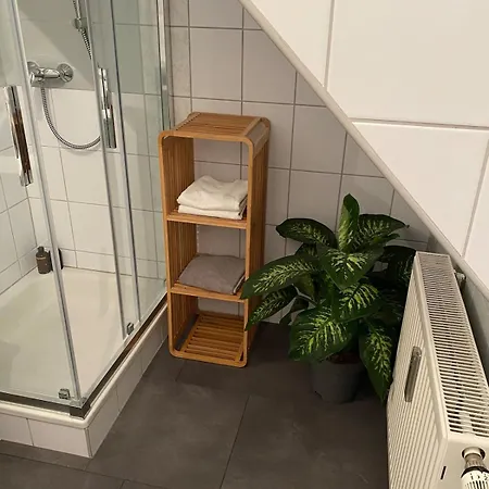 Modern Zentral Ruhig