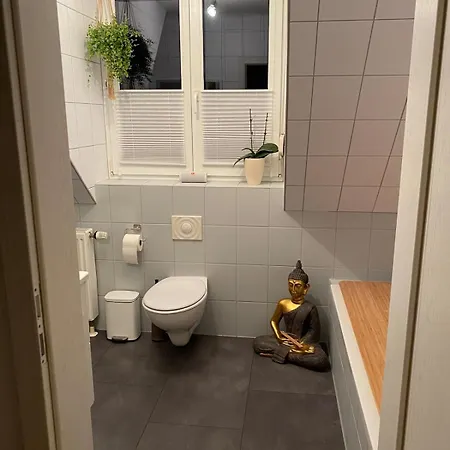 Modern Zentral Ruhig