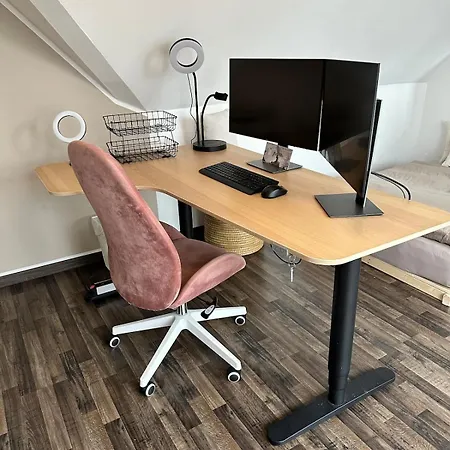 Modern Zentral Ruhig
