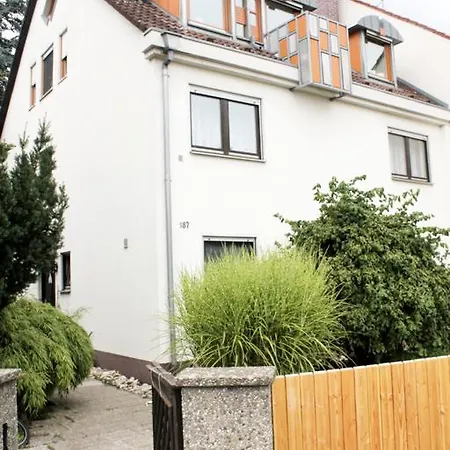 Thomas Apartment *