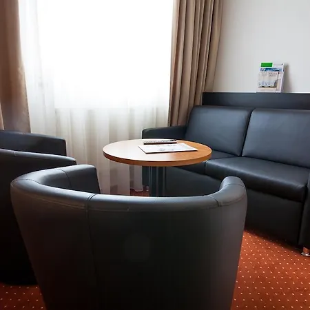 Hotell Novina Suedwestpark 4*