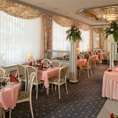 Hotell Ringhotel Loew's Merkur 4*