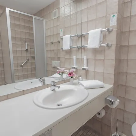 Hotel Arotel Best Living 3*