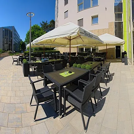 Hotell Novina Suedwestpark