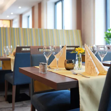 Hotel Ringhotel Loew's Merkur 4*