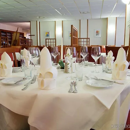 Novina Suedwestpark Hotell