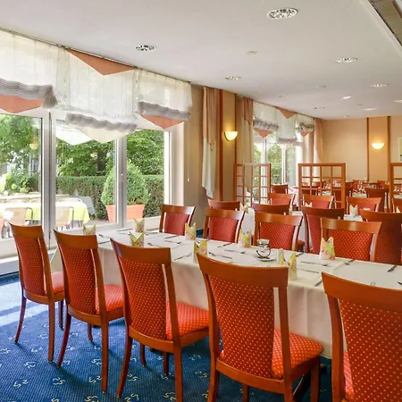 Hotell Novina Suedwestpark