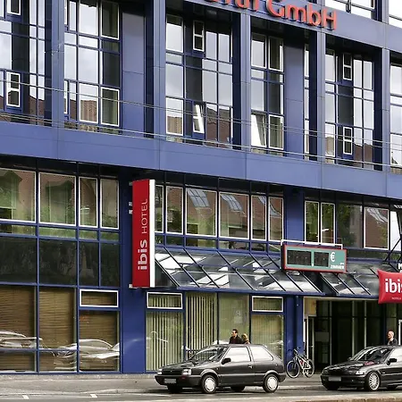 Ibis Hauptbahnhof Hotel 2*