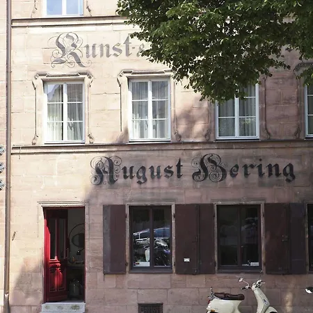 Hauser Boutique Hotel 3*
