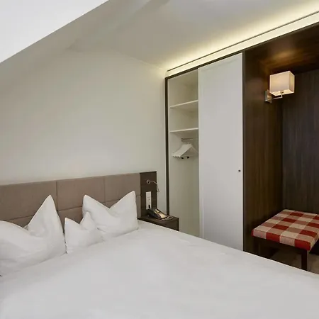 Hotel H+ 4*